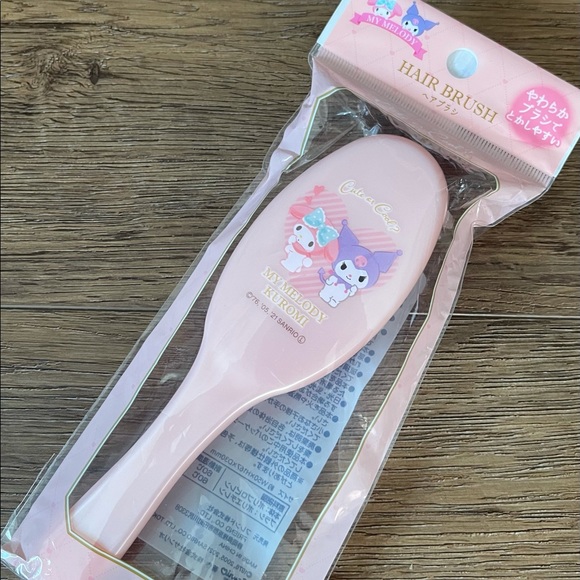 KUROMI & MY MELODY-NWT Hair Brush - Picture 7 of 11